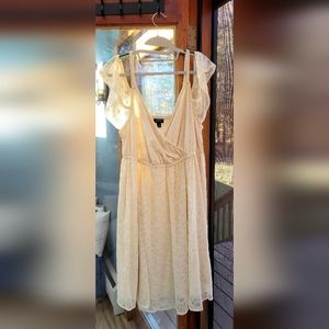 NWOT Torrid off-white lace dress